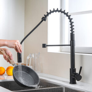 Black brass kitchen faucet countertop mounted faucet 360 degree swivel pull-out kitchen faucet with sprayer (5)